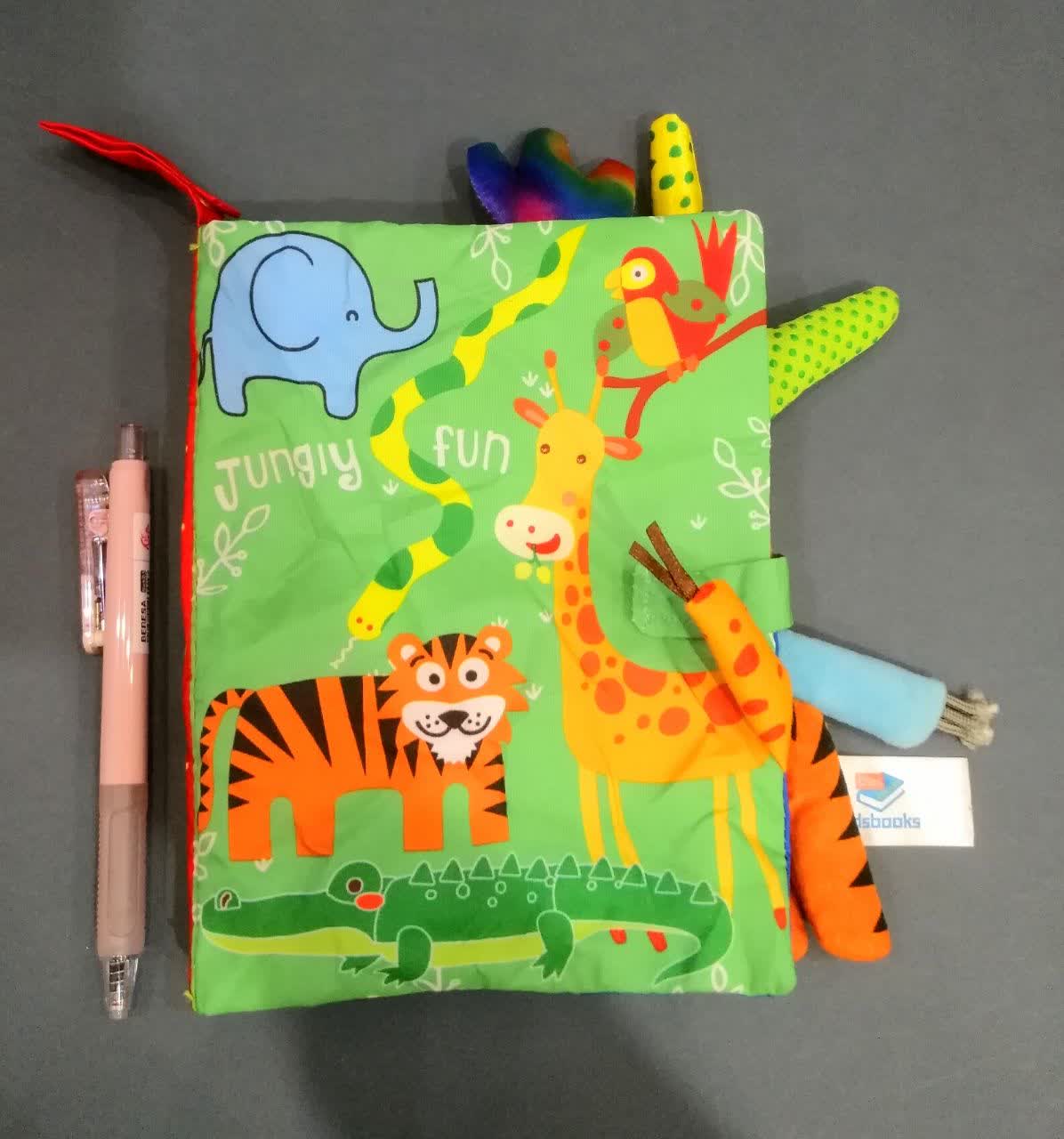 کتاب پارچه ای
